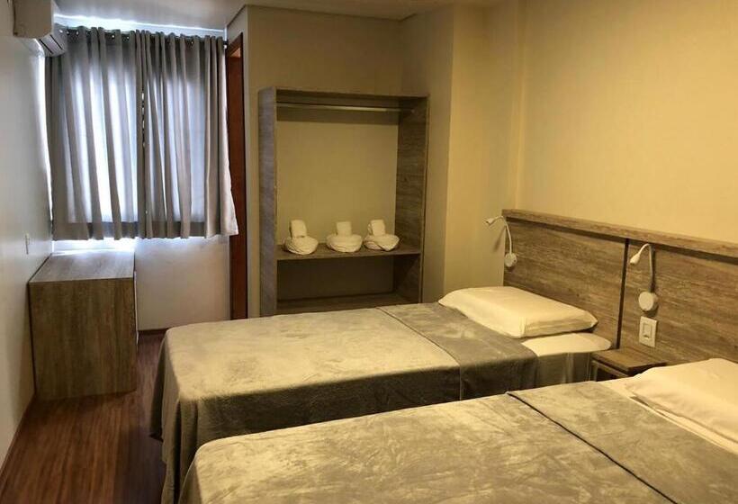 高级三人间, Rivero