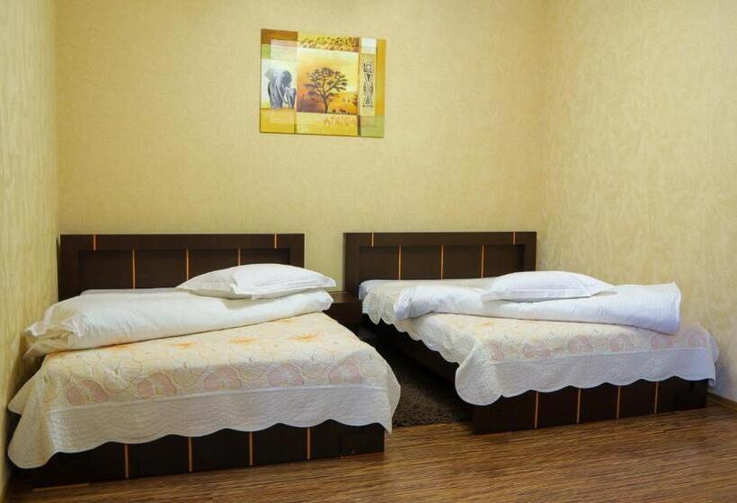 스탠다드 룸 더블 침대 2개, Safari Club