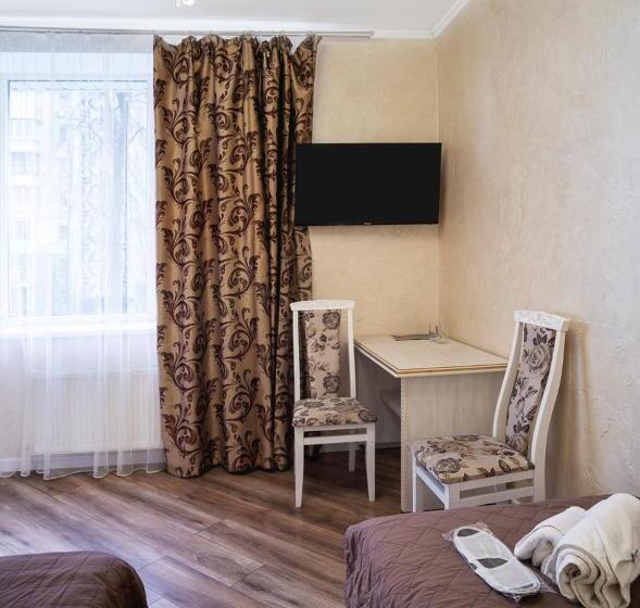 수피리어 룸, Safari Club