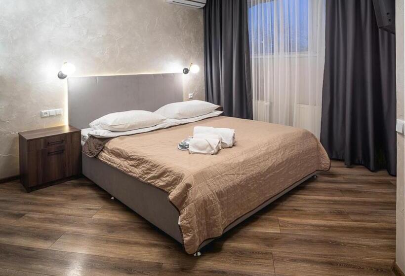 스위트, Safari Club