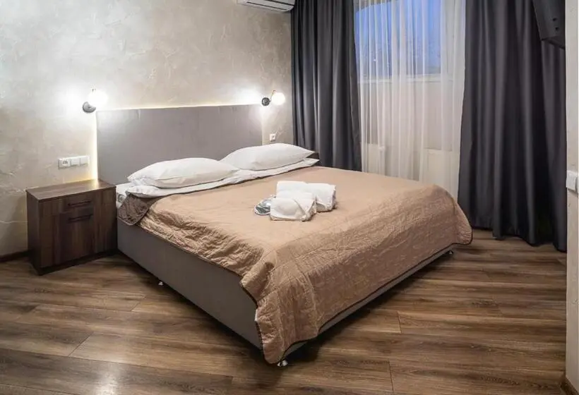 Sviitti, Safari Club