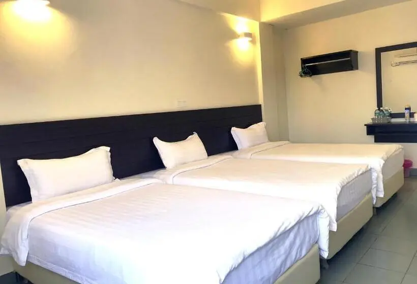 Standard Kolmen Hengen Huone, Sitiawan