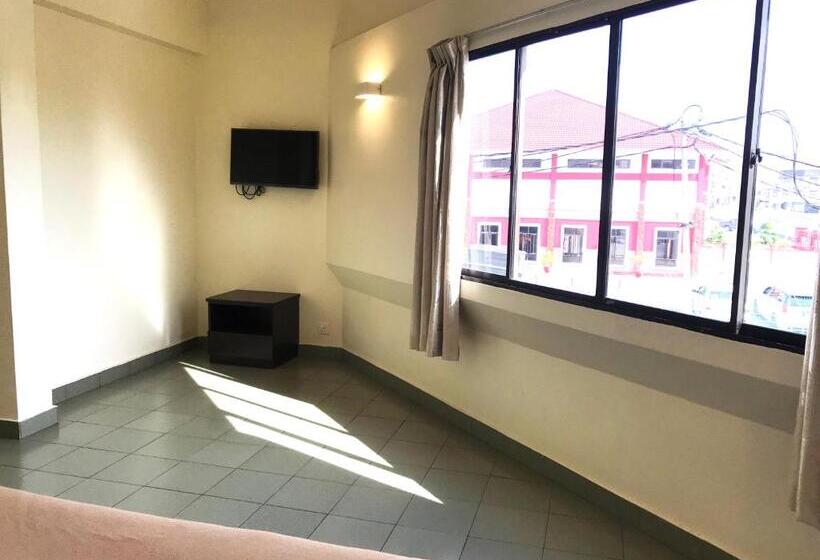 Cameră Familiară, Sitiawan