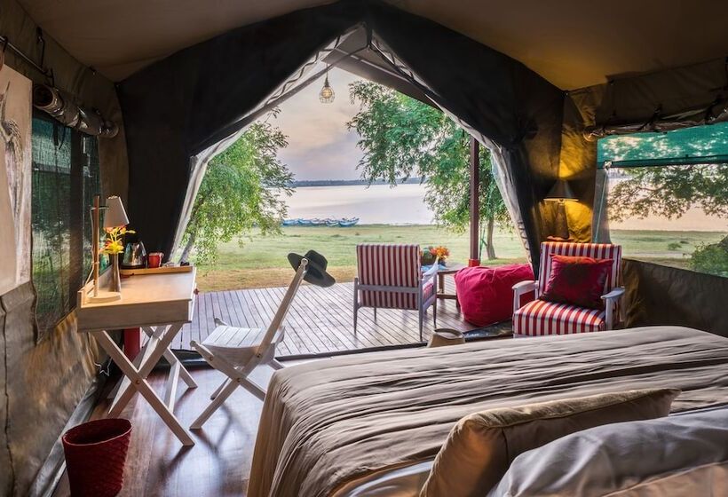اتاق لوکس, Flameback Eco Lodge