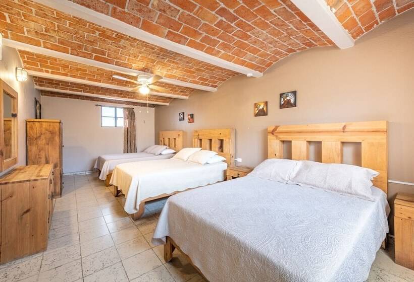 חדר משפחתי, Meson Del Conde