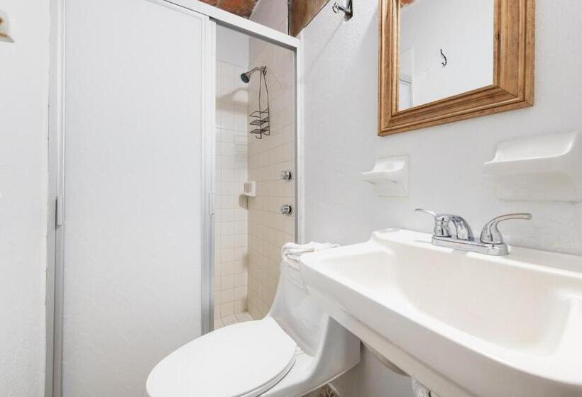 חדר דלוקס, Meson Del Conde