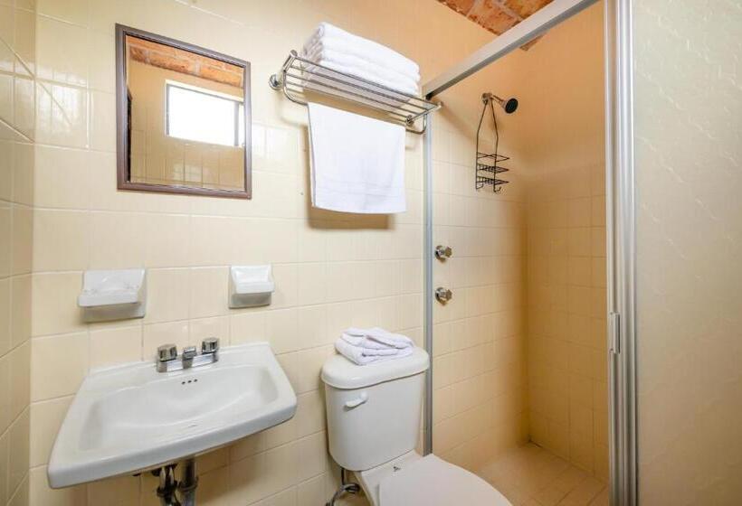 חדר דלוקס, Meson Del Conde