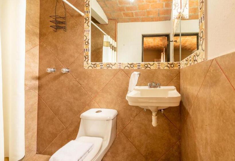 חדר דלוקס, Meson Del Conde