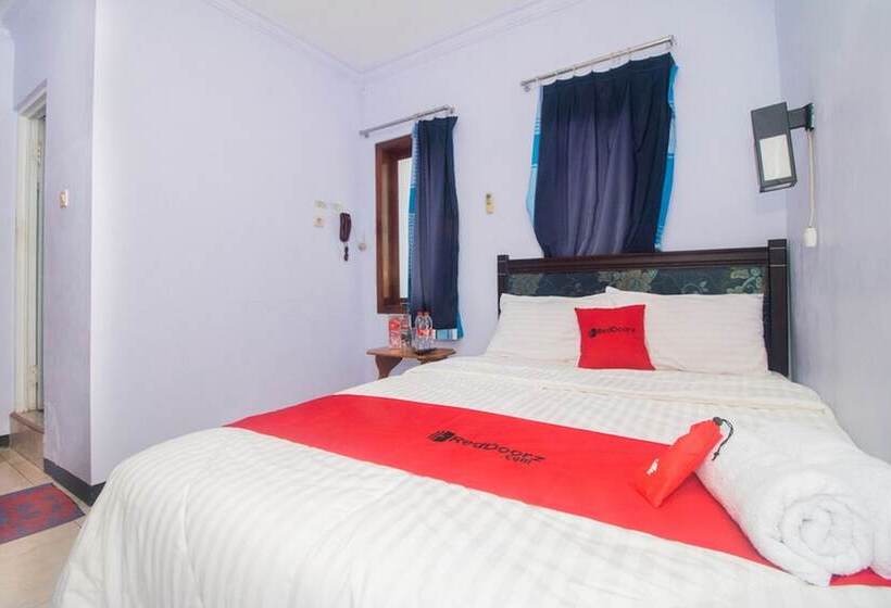 スタンダードルーム, Reddoorz Near Pantai Boom