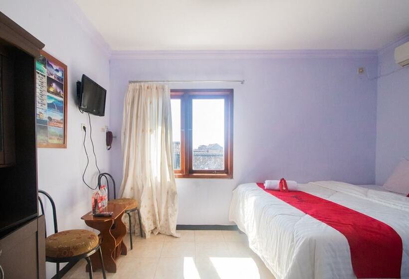 Номер Deluxe, Reddoorz Near Pantai Boom