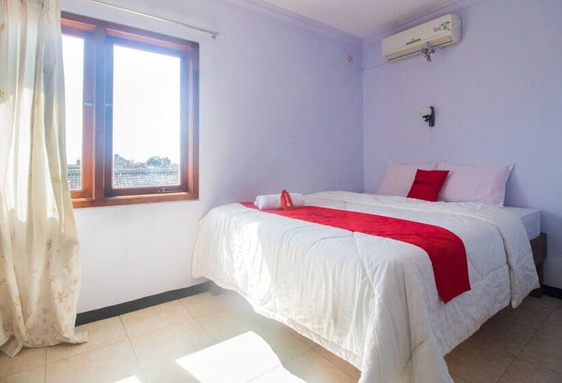 Номер Deluxe, Reddoorz Near Pantai Boom