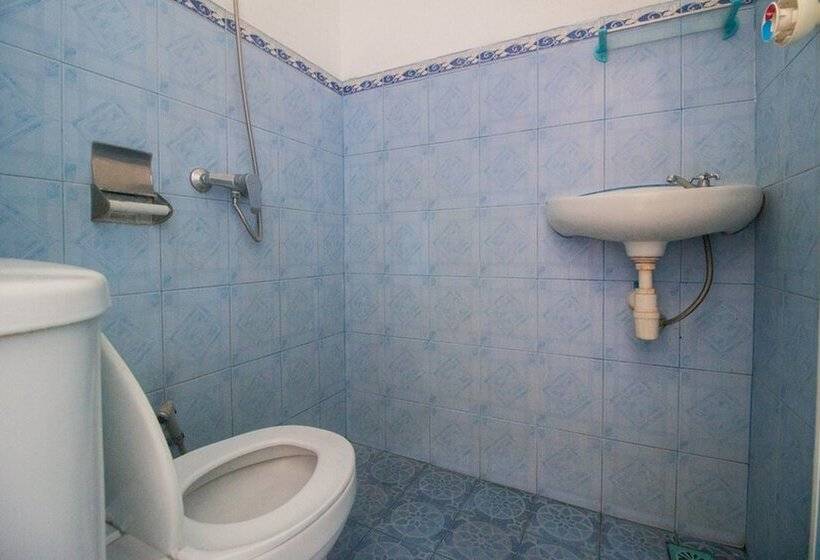 Семейный Номер, Reddoorz Near Pantai Boom