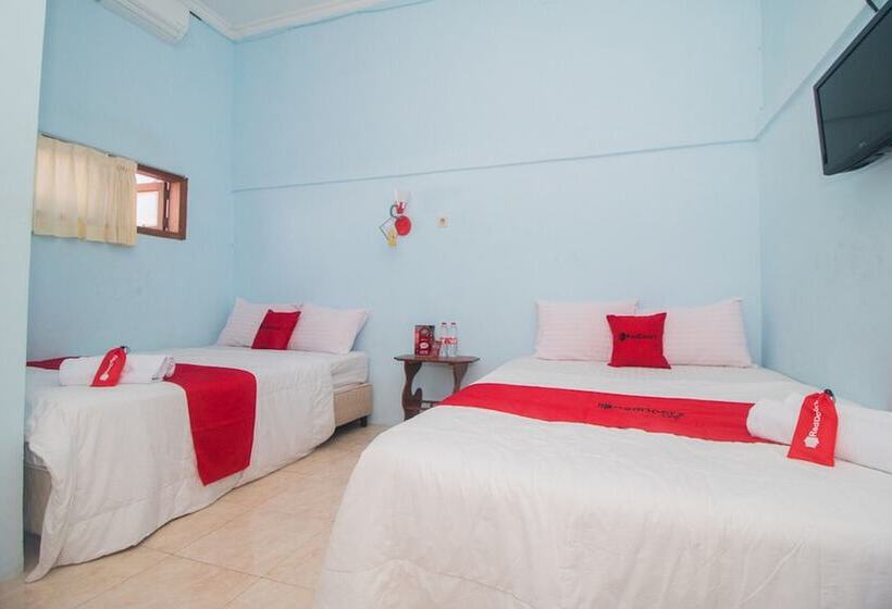 ファミリールーム, Reddoorz Near Pantai Boom
