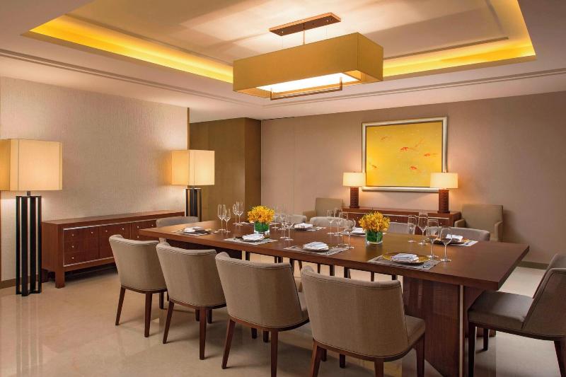 Номер Deluxe, Reddoorz Near Pantai Boom