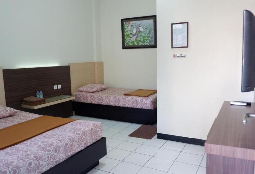 Junior Suite Familiale, Taman Indah