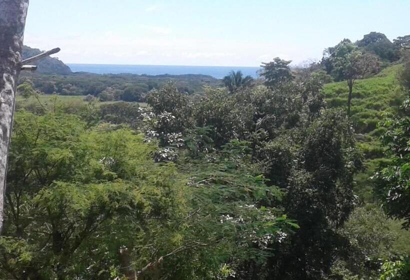 בקתה דלוקס, El Nido Rojo