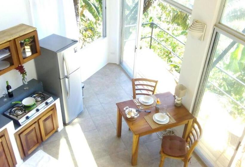 בקתה דלוקס, El Nido Rojo