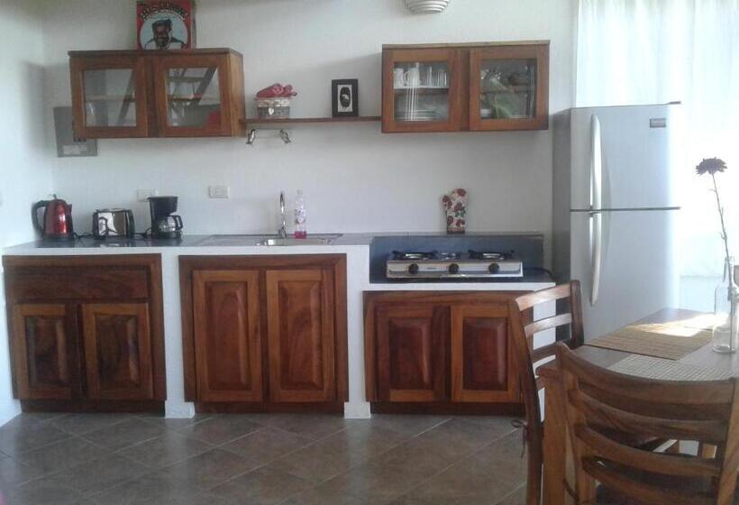 בקתה דלוקס, El Nido Rojo