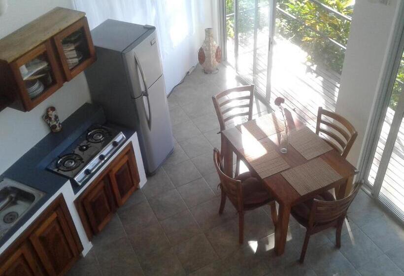 בקתה דלוקס, El Nido Rojo