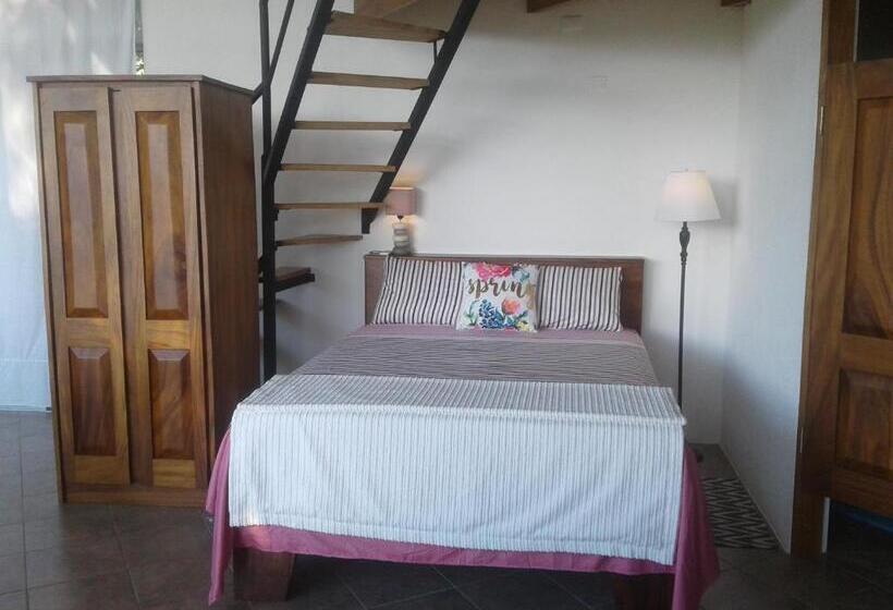 בקתה דלוקס, El Nido Rojo