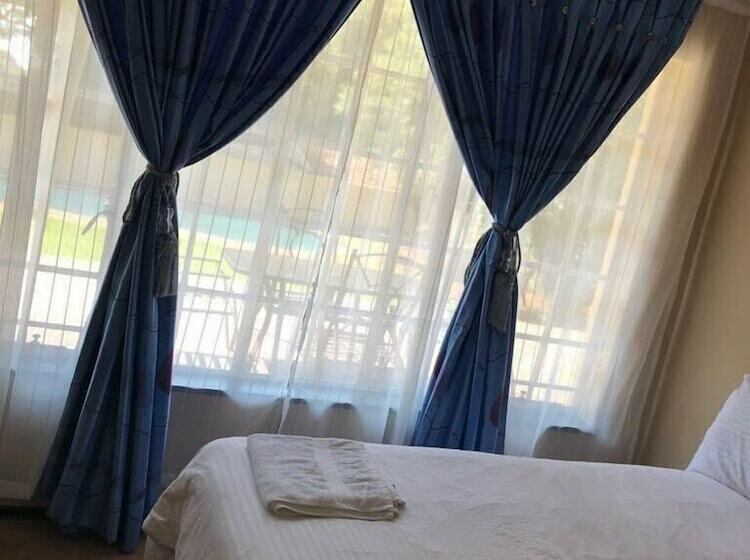 バス共有のスタンダードルーム, Khuvena Guest House