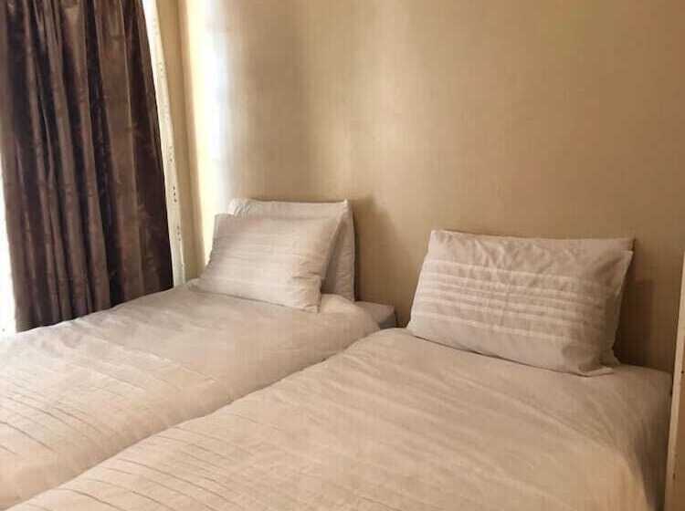 バス共有のスタンダードルーム, Khuvena Guest House