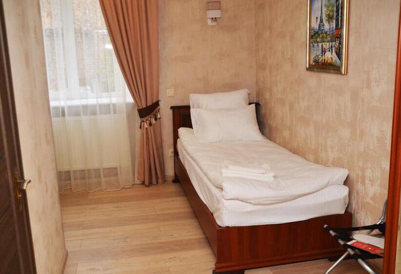 اتاق استاندارد یک نفره, Centralnyi