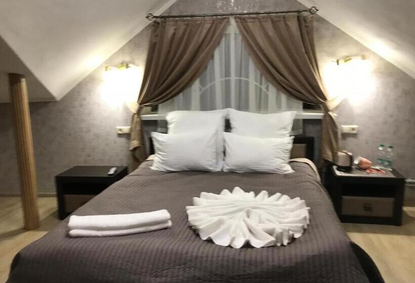 اتاق لوکس, Centralnyi