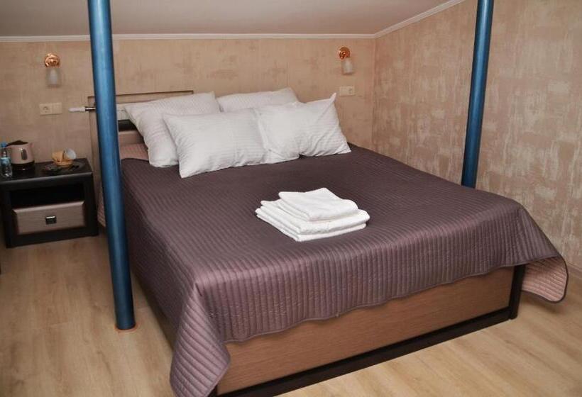 اتاق لوکس, Centralnyi