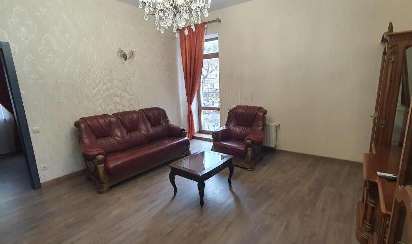 آپارتمان 1 خوابه با تراس, Centralnyi