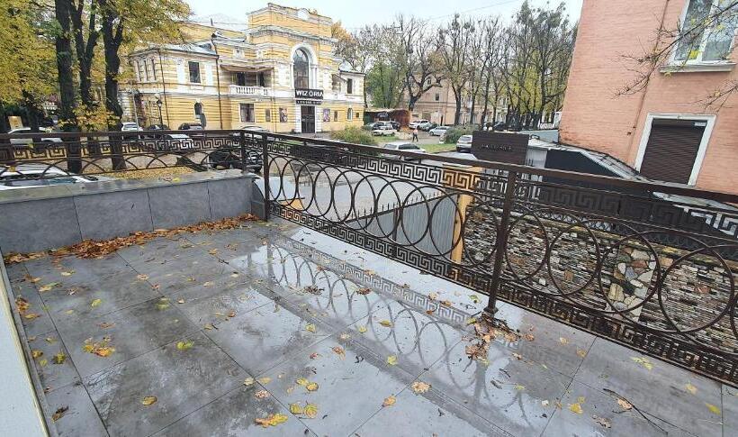 آپارتمان 1 خوابه با تراس, Centralnyi