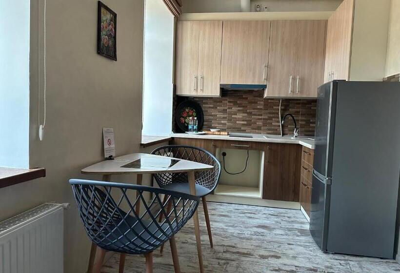 سوییت دوبلکس, Centralnyi