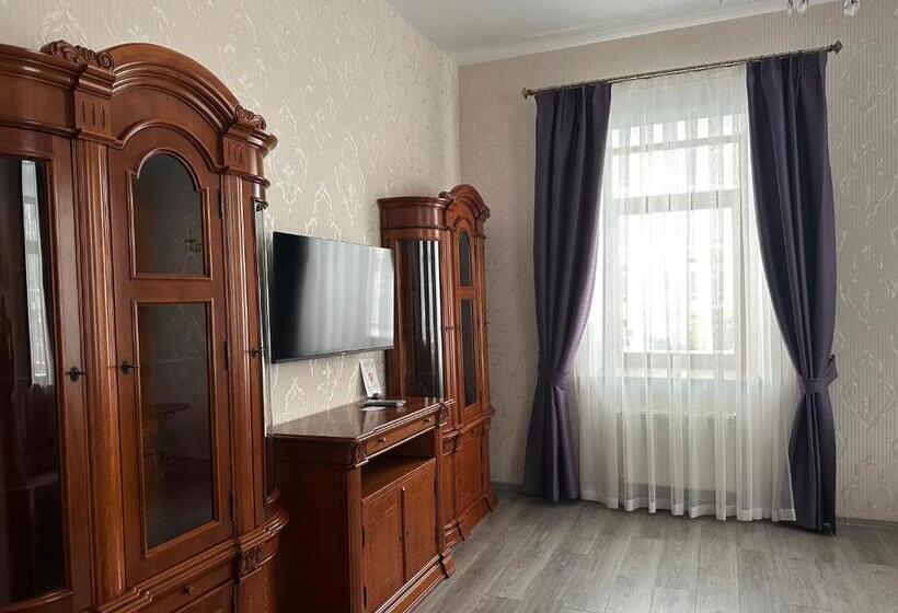 سوییت خانوادگی, Centralnyi