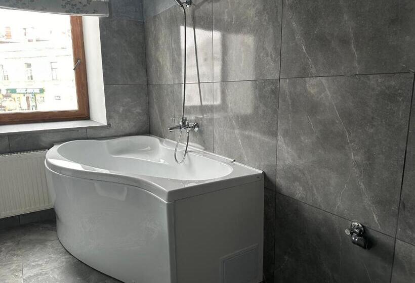 سوییت خانوادگی, Centralnyi