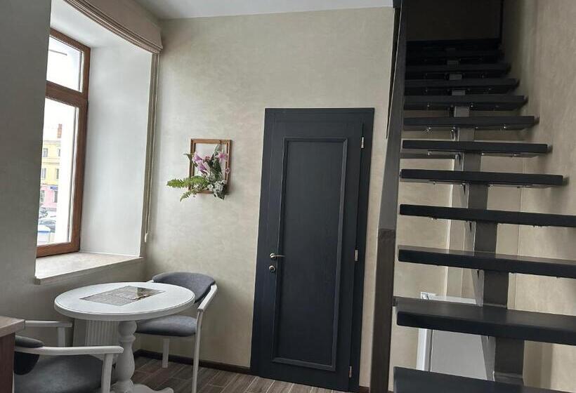 اتاق لوکس سه تخته, Centralnyi