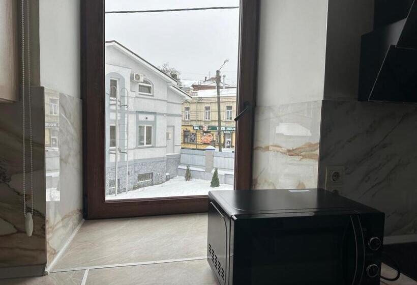 اتاق لوکس سه تخته, Centralnyi