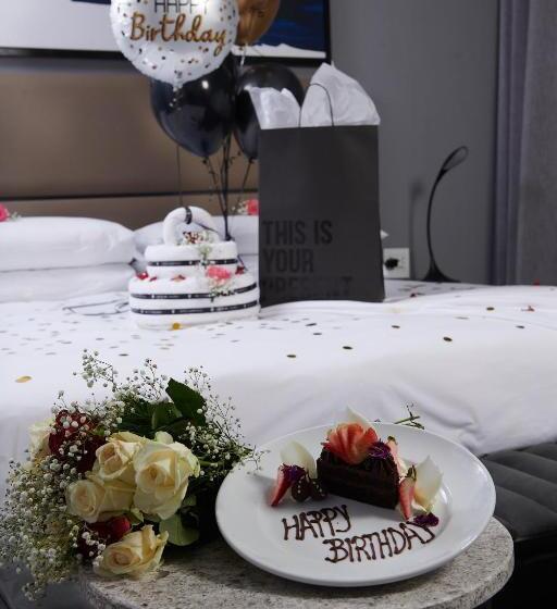 スタンダードルーム, The Capital On The Park