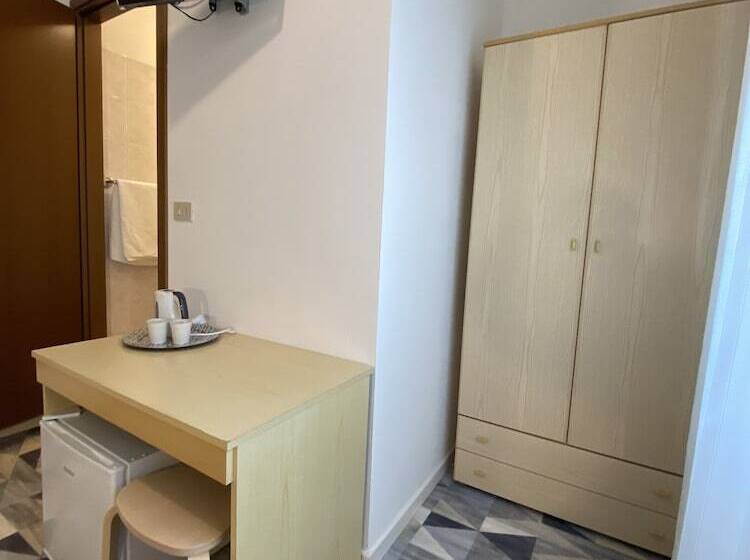 اتاق استاندارد یک نفره, Giovanna Rooms