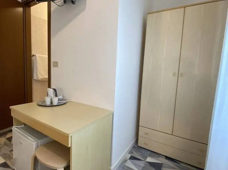 اتاق استاندارد یک نفره, Giovanna Rooms