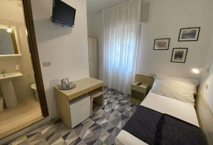 اتاق استاندارد یک نفره, Giovanna Rooms