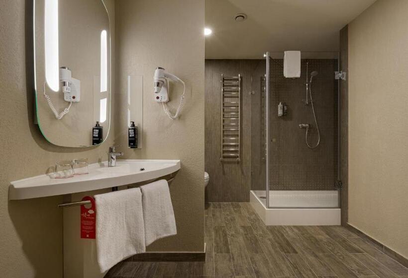 اتاق خانوادگی, Ibis Kyiv Railway Station