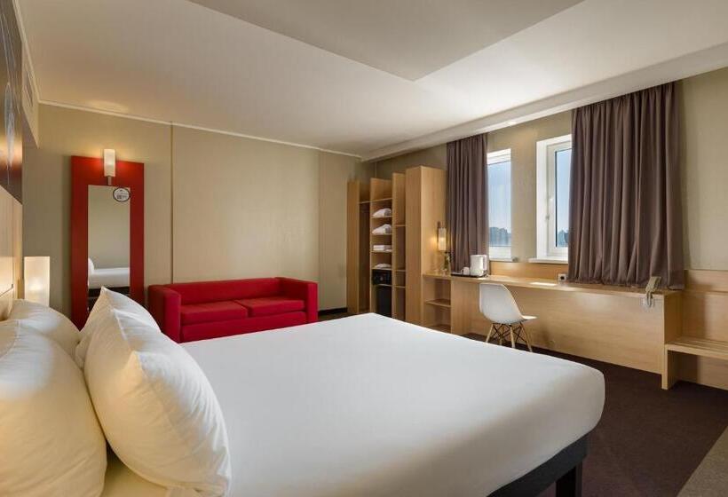 اتاق خانوادگی, Ibis Kyiv Railway Station