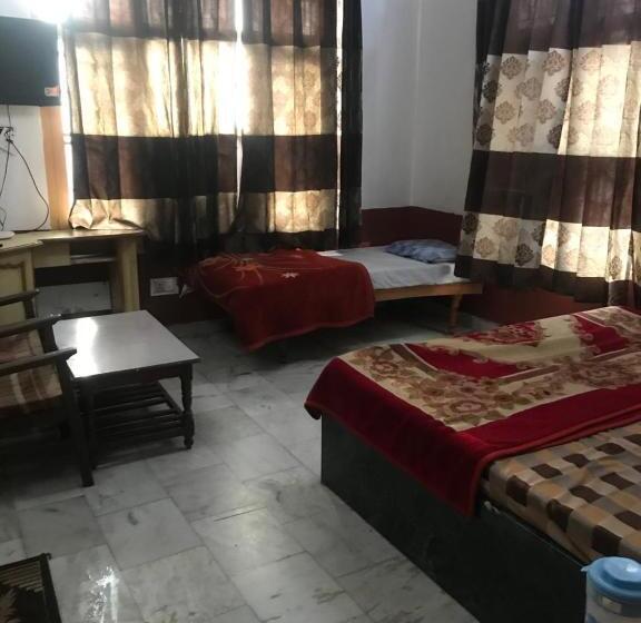 اتاق استاندارد سه نفره, Kanshi Vishwa Nath