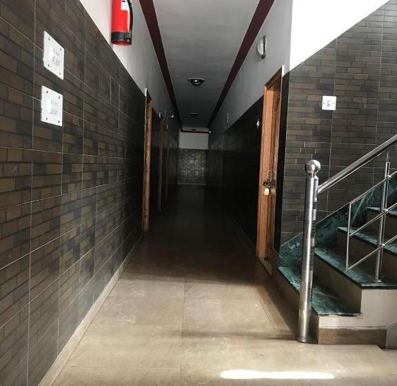 اتاق خانوادگی, Kanshi Vishwa Nath