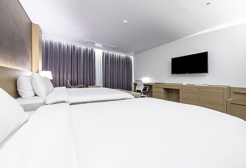 Номер Deluxe, Wonju City Hotel Hyeoksin