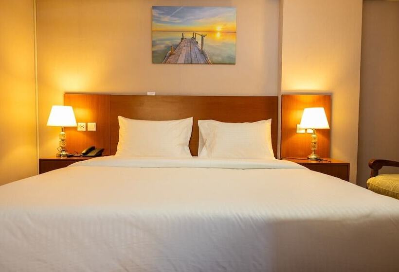 Номер Стандарт, Three 888