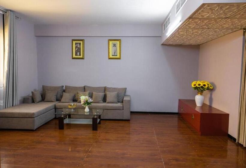 Семейный Номер, Three 888