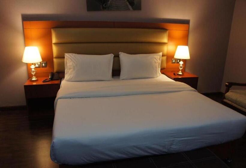 Семейный Номер, Three 888