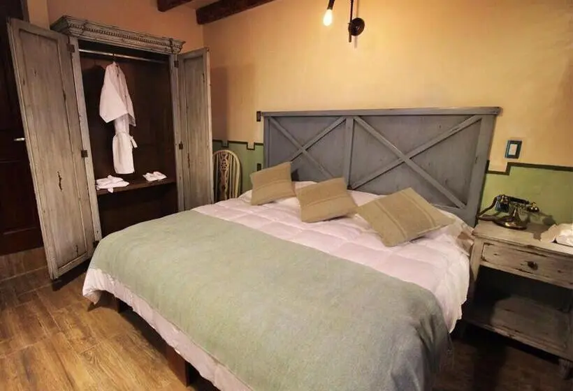 キングサイズベッドのデラックスルーム, Alondra Hotel Boutique