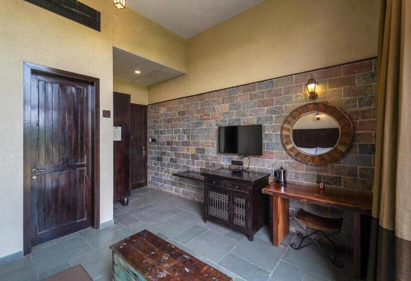 غرفة بريميوم مزودة بشُرفة, Triose Boutique Hotel Lonavala